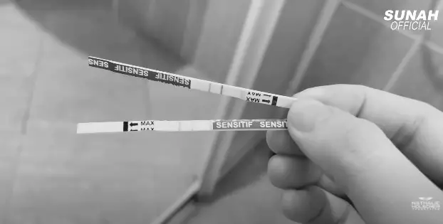 Momen Nathalie Holscher cek kandungan © YouTube Momen Nathalie Holscher cek kandungan © YouTube