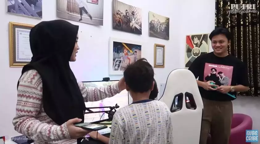 momen buka puasa sule dan keluarga tanpa nathalie © YouTube momen buka puasa sule dan keluarga tanpa nathalie © YouTube