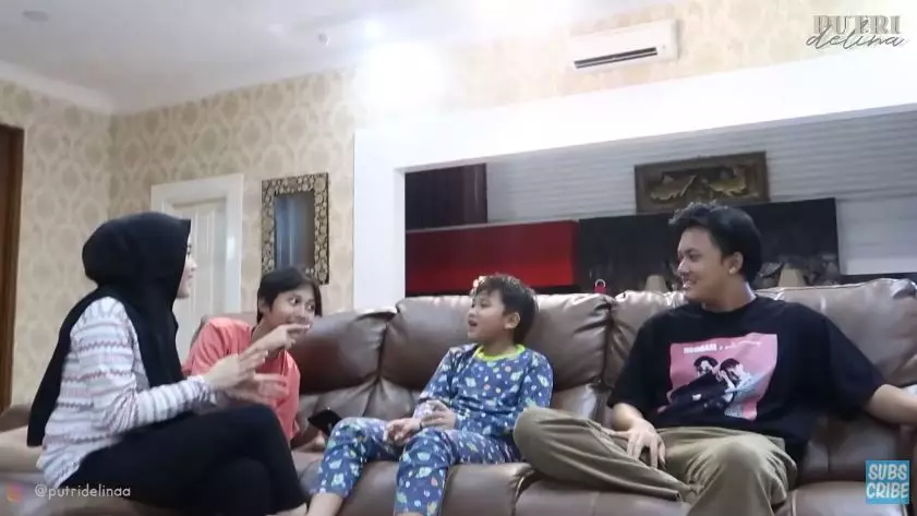 momen buka puasa sule dan keluarga tanpa nathalie © YouTube momen buka puasa sule dan keluarga tanpa nathalie © YouTube