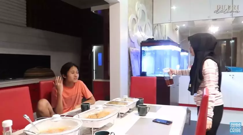 momen buka puasa sule dan keluarga tanpa nathalie © YouTube momen buka puasa sule dan keluarga tanpa nathalie © YouTube