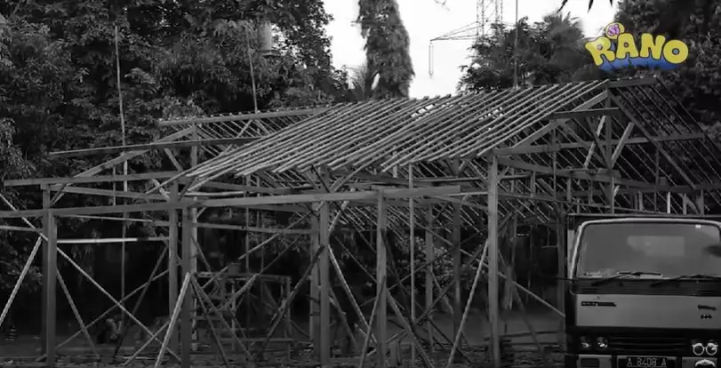 Momen haru rumah legendaris Si Doel dibongkar © YouTube/Si Rano