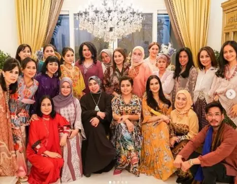 Momen Mayangsari buka puasa bareng geng sosialita © Instagram/@mayangsari_official