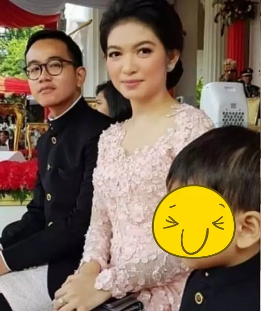 kahiyang vs selvi kebaya © Instagram