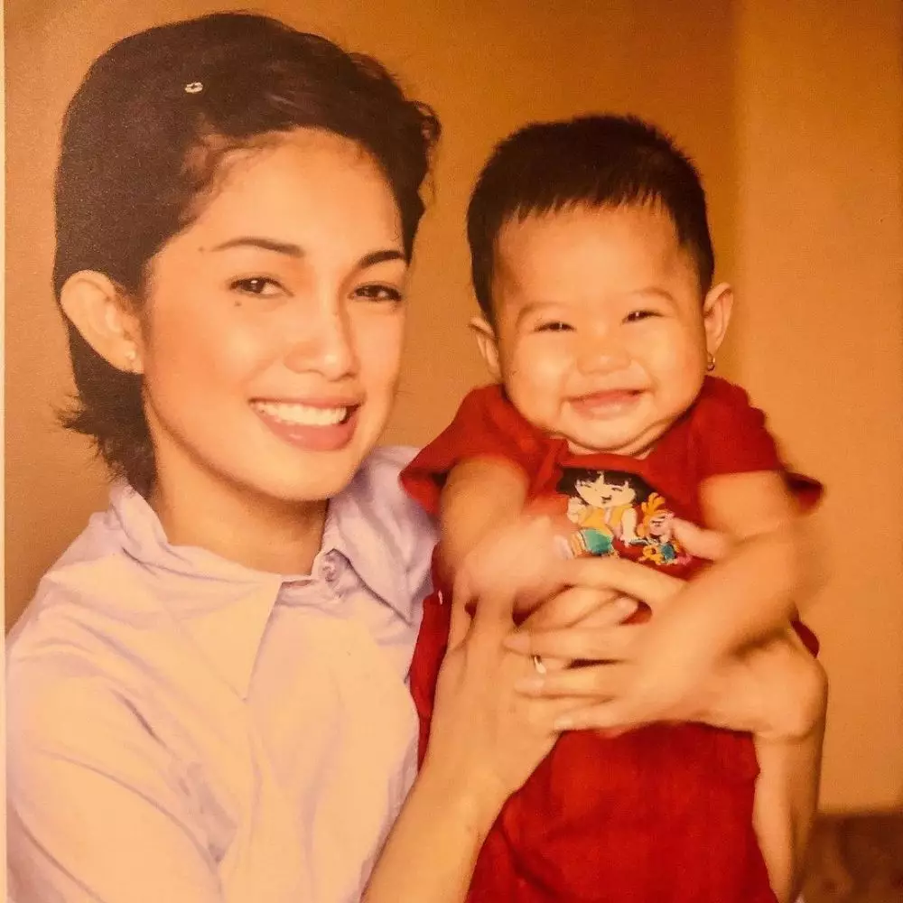 potret lawas ussy sebelum operasi tahi lalat © Instagram potret lawas ussy sebelum operasi tahi lalat © Instagram