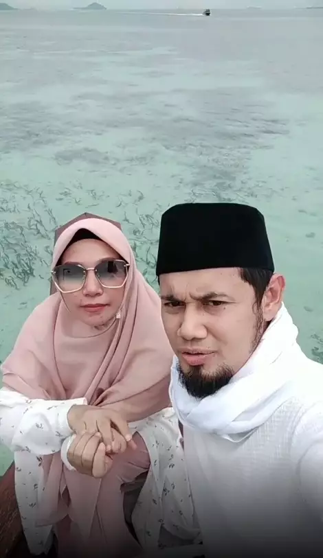 ustaz kompak dengan istri © 2021 Instagram ustaz kompak dengan istri © 2021 Instagram