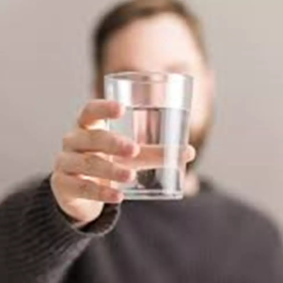 Cegah dehidrasi saat puasa, ini panduan minum air putih saat Ramadhan