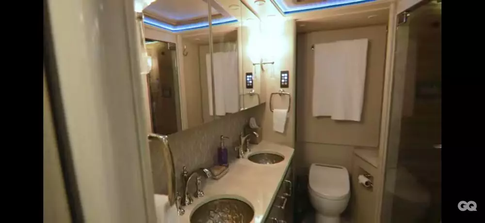 Penampakan tur bus milik Justin Bieber © 2021 brilio.net