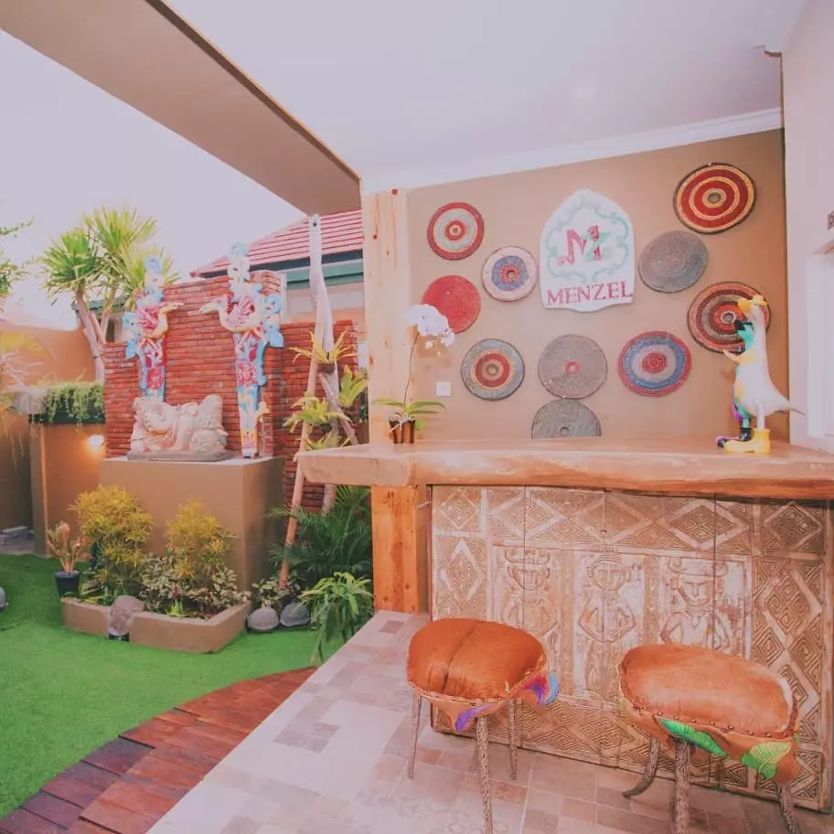 vila keluarga Sarah Menzel © Instagram