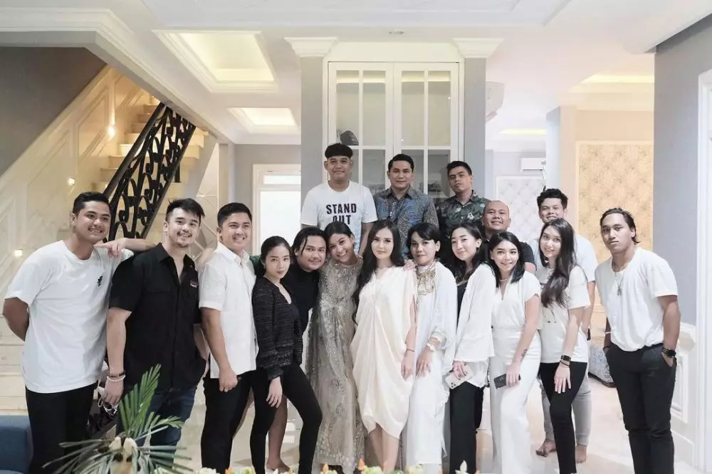 ulang tahun Sarah Gibson © berbagai sumber ulang tahun Sarah Gibson © berbagai sumber