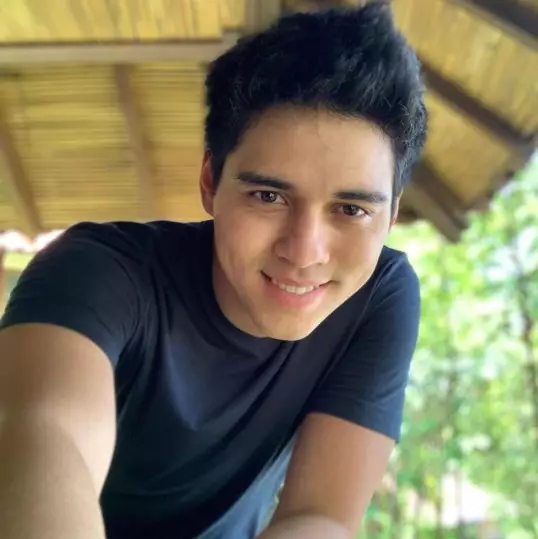 Potret masa kecil pesinetron blasteran Instagram Potret masa kecil pesinetron blasteran Instagram