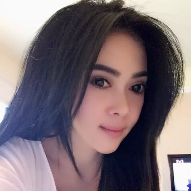 Syahrini dan Luna Maya tanpa makeup Instagram © 2021 brilio.net