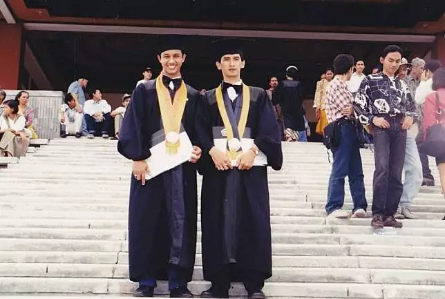 Potret lawas politisi saat wisuda Instagram