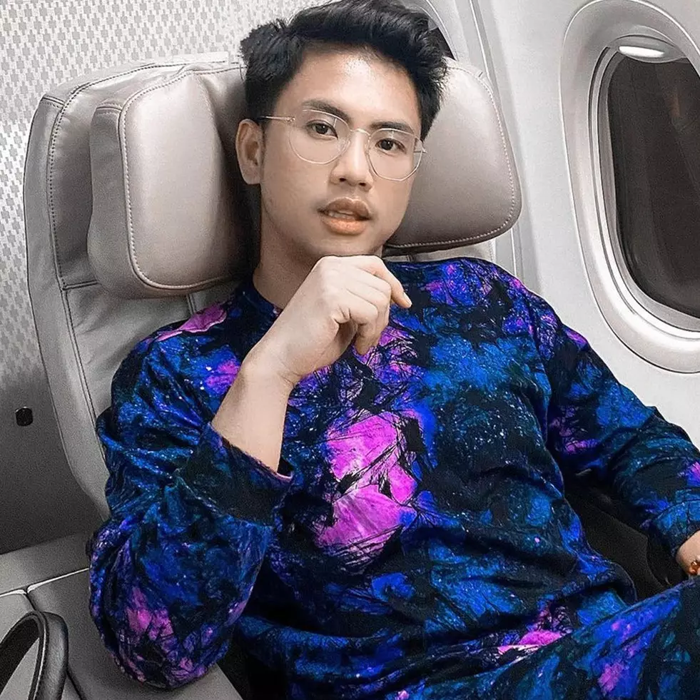 Usai operasi hidung, begini 9 penampilan terbaru Ricky Cuaca