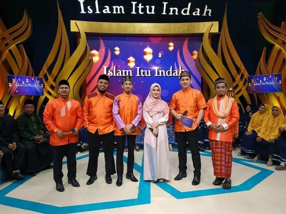 lidi brugman pakai hijab © 2021 Instagram