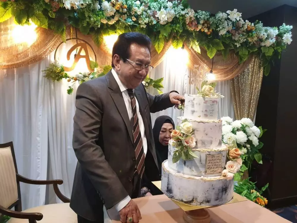kue ultah pernikahan seleb © 2021 brilio.net
