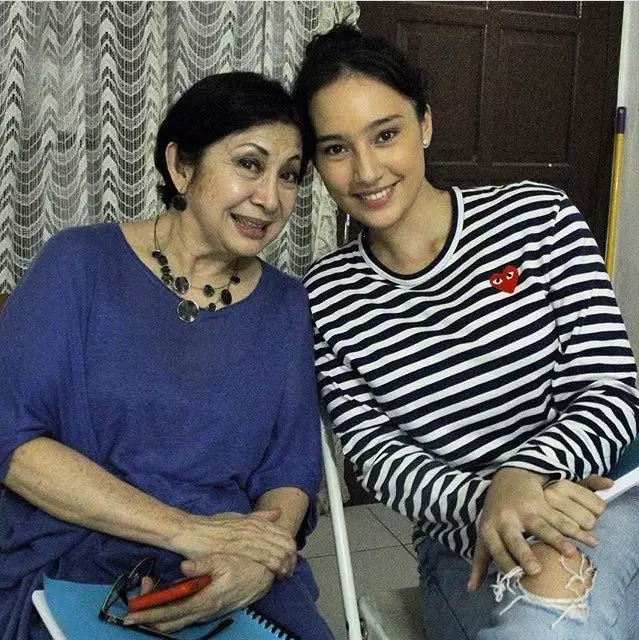 Potret terkini pesinetron wanita usia 70 © berbagai sumber Potret terkini pesinetron wanita usia 70 © berbagai sumber