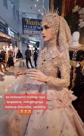 manusia kerja jadi manekin TikTok