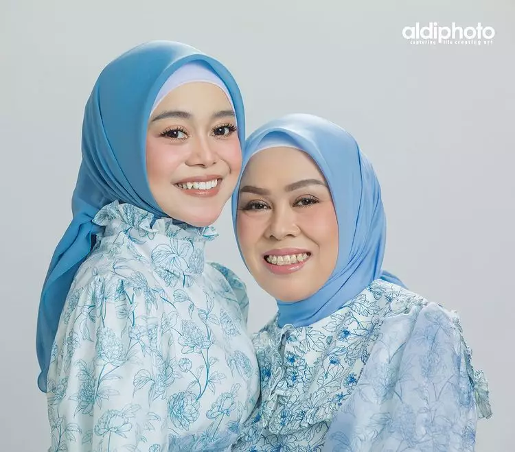 Gaya pemotretan keluarga Lesty Kejora © 2021 brilio.net