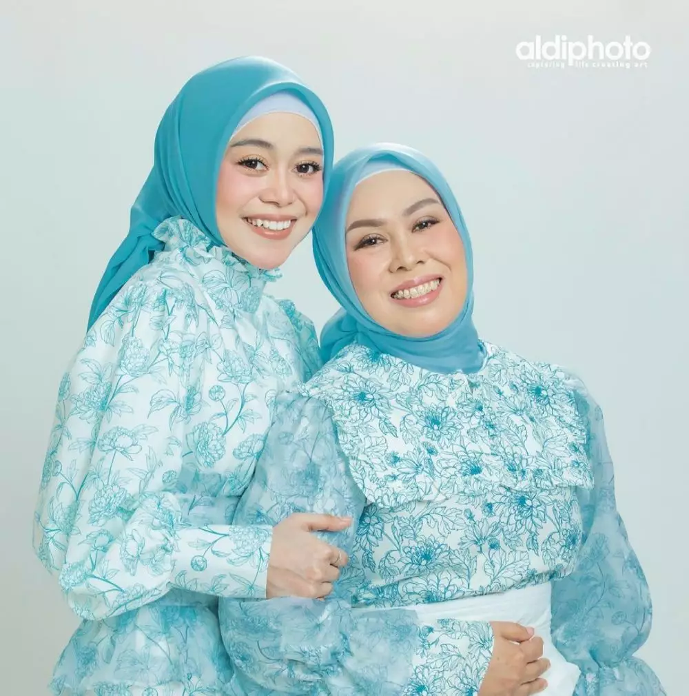 Gaya pemotretan keluarga Lesty Kejora © 2021 brilio.net