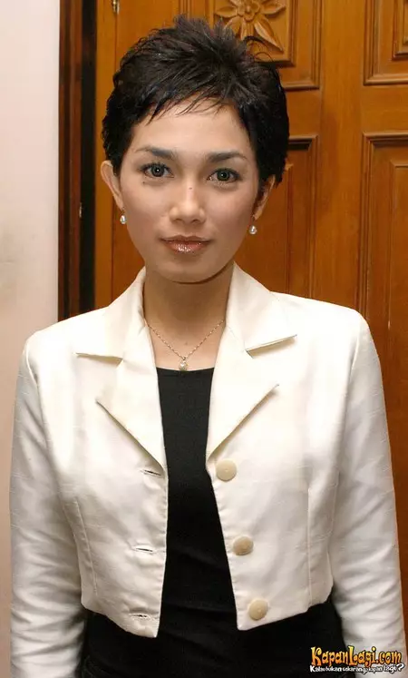 potret lawas ussy sebelum operasi tahi lalat © berbagai sumber