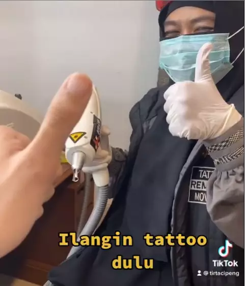 dr. tirta hapus tato © 2021 brilio.net dr. tirta hapus tato © 2021 brilio.net