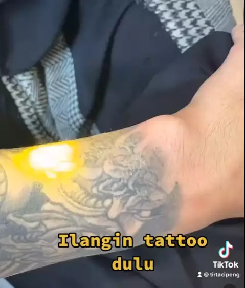 dr. tirta hapus tato © 2021 brilio.net dr. tirta hapus tato © 2021 brilio.net