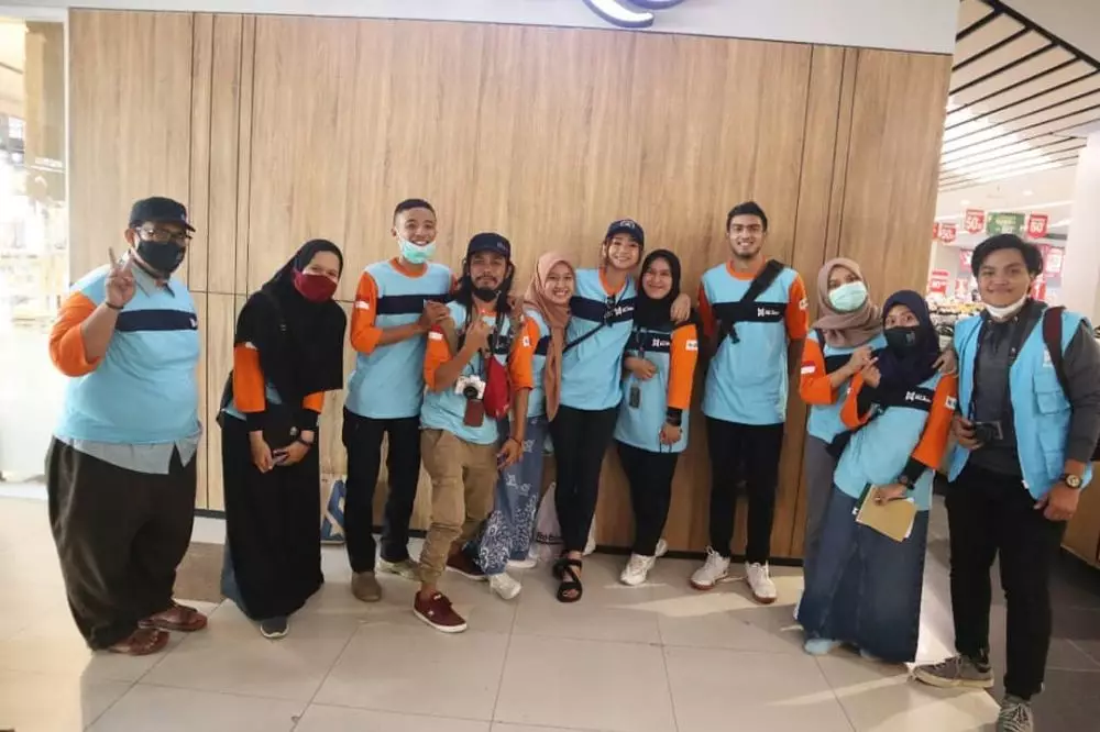 Glenca Chysara belanjakan anak yatim © 2021 brilio.net Glenca Chysara belanjakan anak yatim © 2021 brilio.net