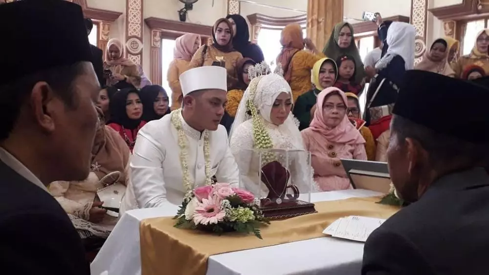 potret lawas pernikahan Muzdalifah dan Fadel Islami © 2021 brilio.net