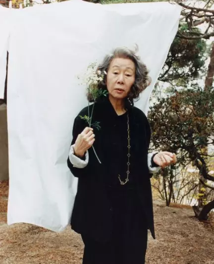 Fakta menarik Youn Yuh-jung pemenang Oscar 2021 dari berbagai sumber Fakta menarik Youn Yuh-jung pemenang Oscar 2021 dari berbagai sumber