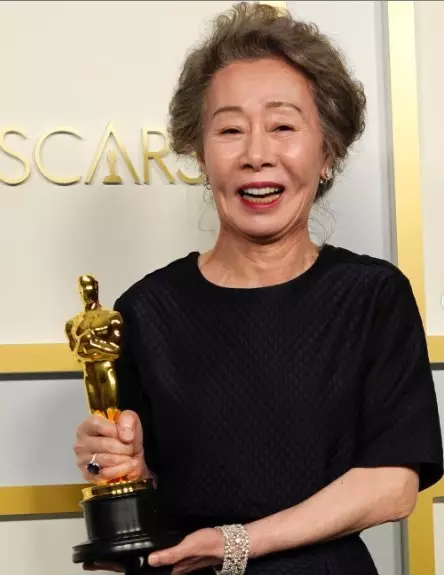 Fakta menarik Youn Yuh-jung pemenang Oscar 2021 dari berbagai sumber Fakta menarik Youn Yuh-jung pemenang Oscar 2021 dari berbagai sumber