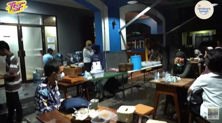 angkringan Dimas Seto © YouTube