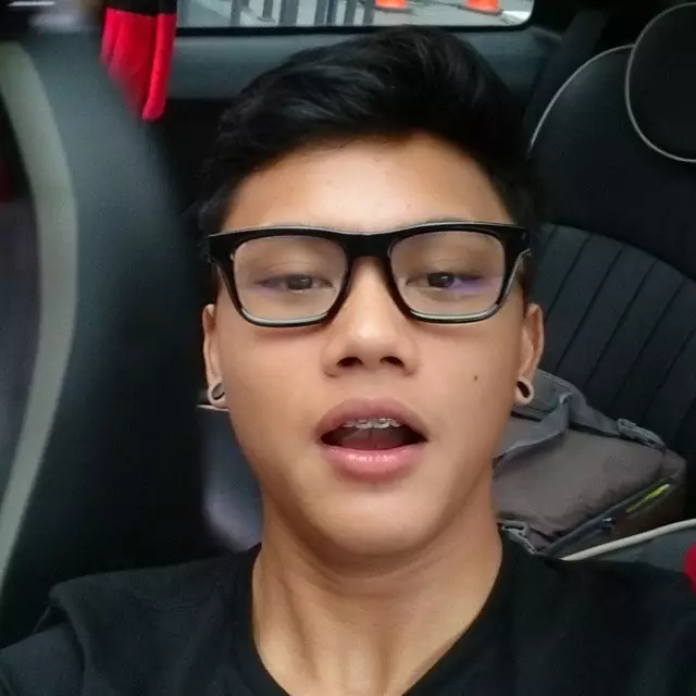 Potret awal karier penyanyi solo pria © berbagai sumber