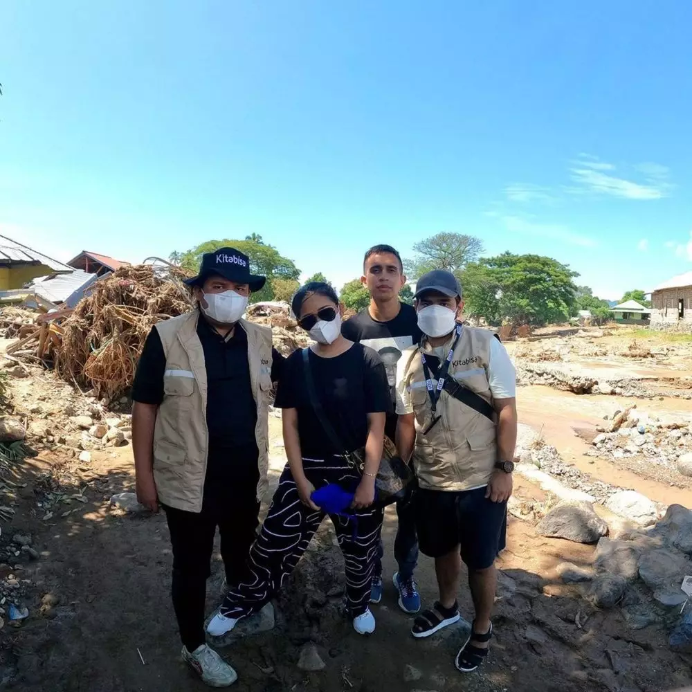 persahabatan keanu dan rachel vennya © instagram persahabatan keanu dan rachel vennya © instagram