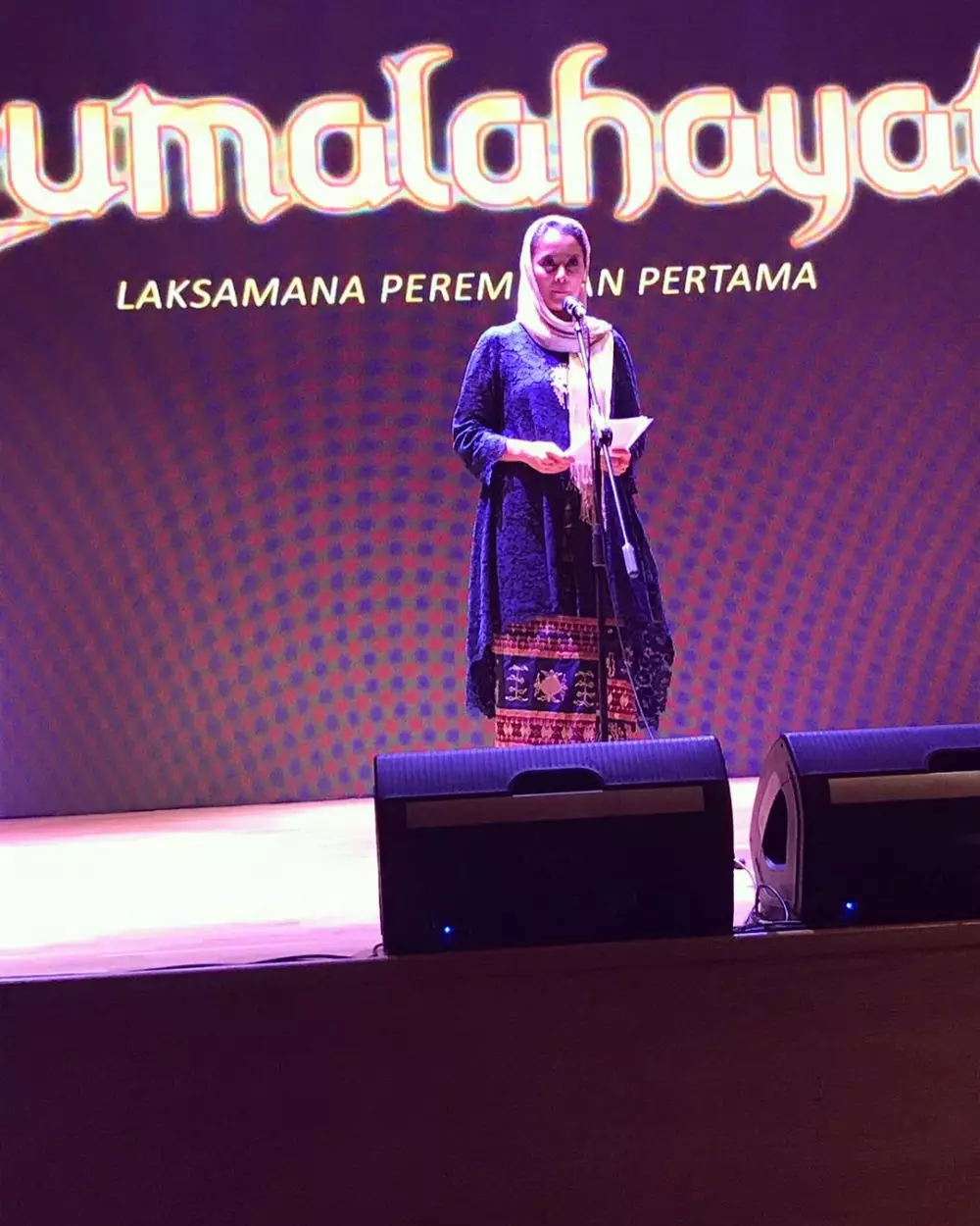 Potret Marcella Zalianty saat kenakan kebaya © 2021 brilio.net Potret Marcella Zalianty saat kenakan kebaya © 2021 brilio.net