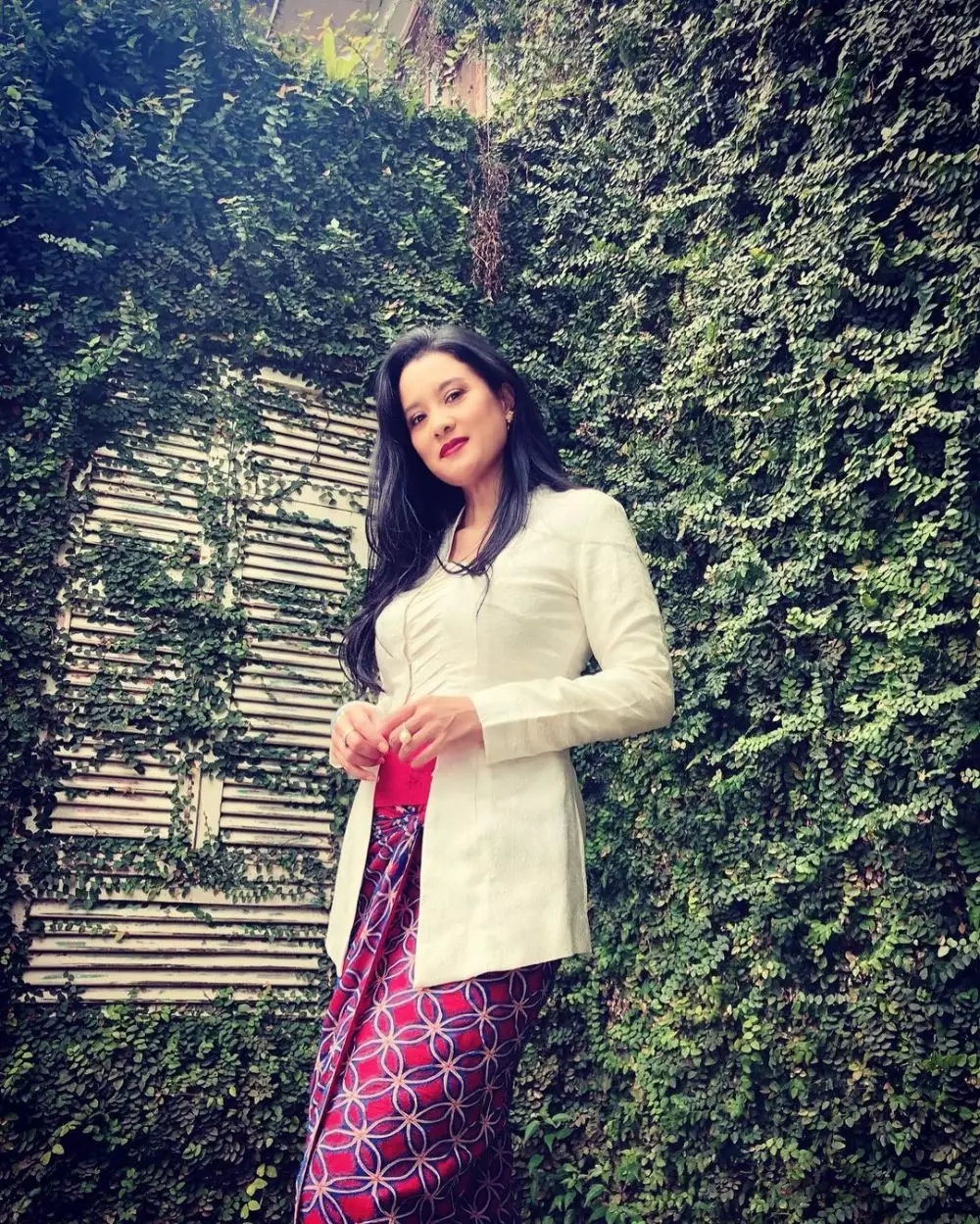 Potret Marcella Zalianty saat kenakan kebaya © 2021 brilio.net Potret Marcella Zalianty saat kenakan kebaya © 2021 brilio.net