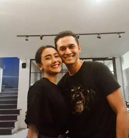 Momen kedekatan Cita Citata dan Indra Bruggman © berbagai sumber