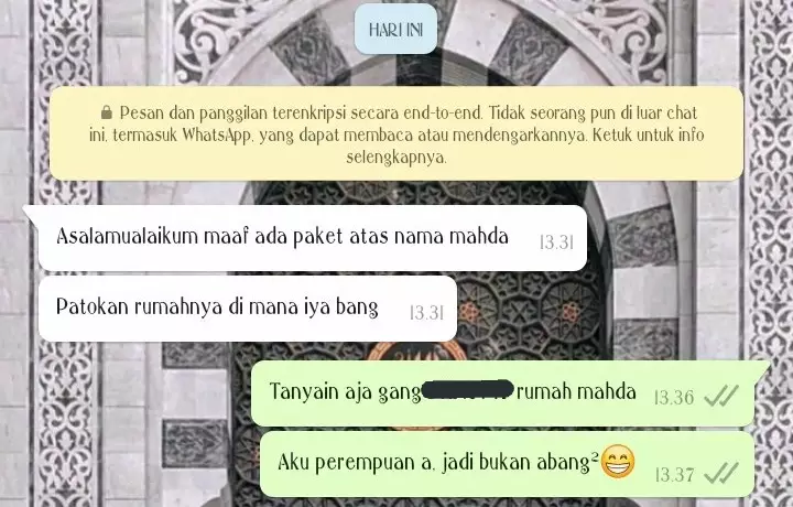 Balasan chat customer paket © Twitter