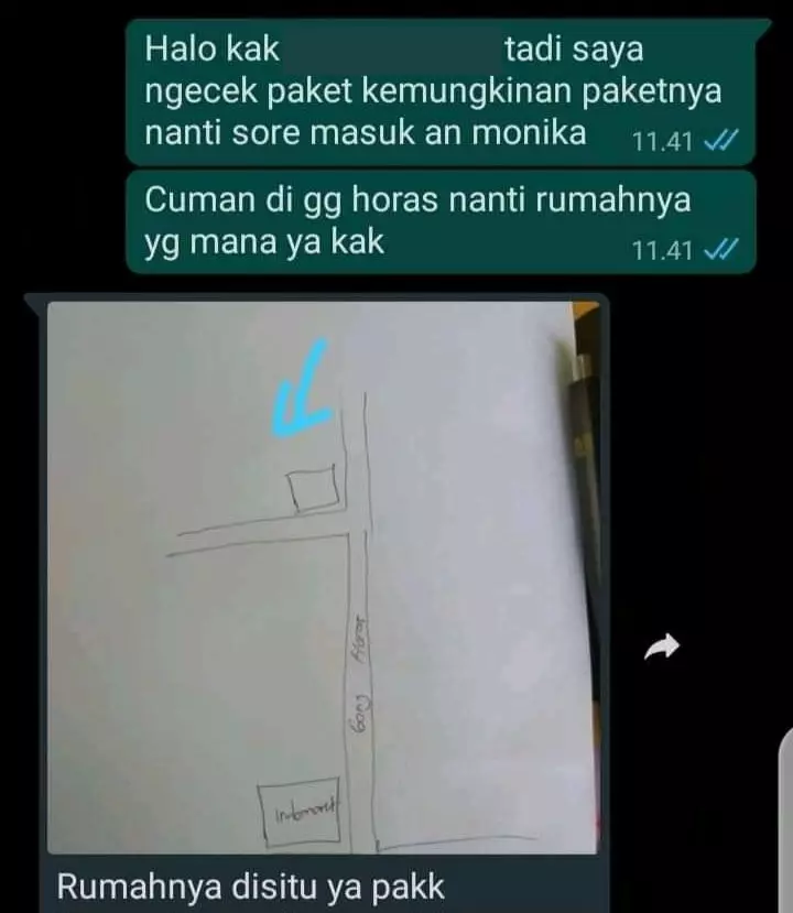 Balasan chat customer paket © Twitter