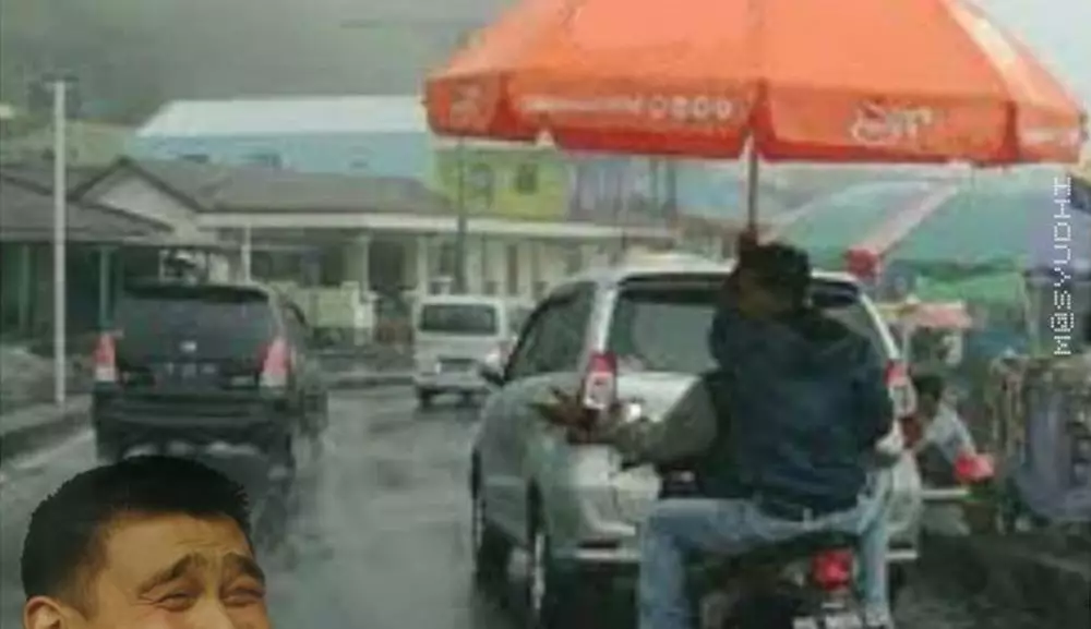 orang payungan © 2021 berbagai sumber orang payungan © 2021 berbagai sumber