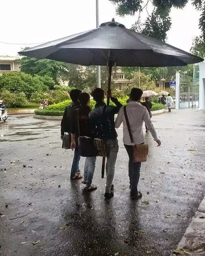 orang payungan © 2021 berbagai sumber orang payungan © 2021 berbagai sumber