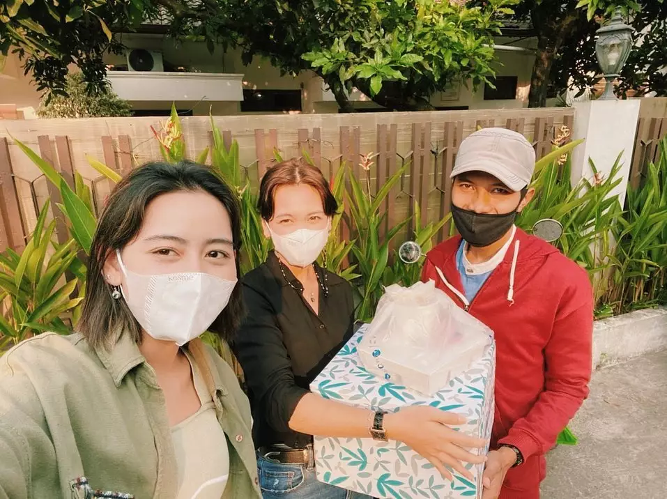 momen ranty maria rayakan ultah bagi sembako © instagram momen ranty maria rayakan ultah bagi sembako © instagram