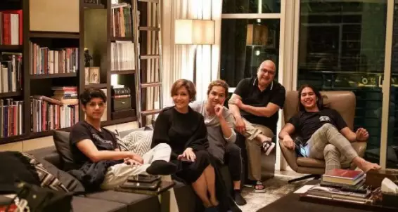 Potret hangat keluarga juri Indonesian Idol dari berbagai sumber