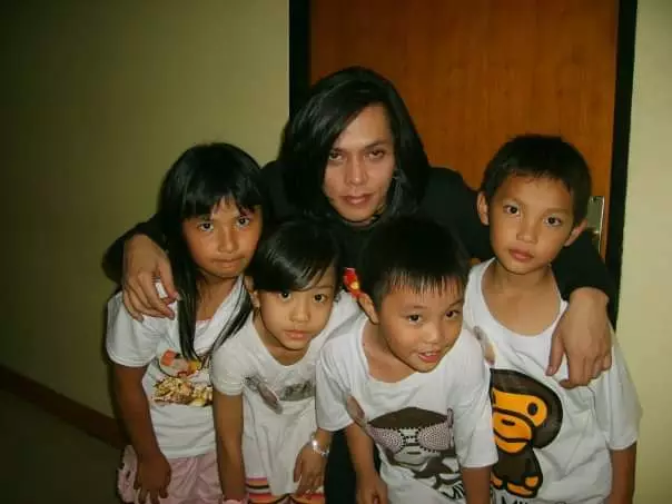 Jessica Jane foto bareng artis © 2021 brilio.net Facebook