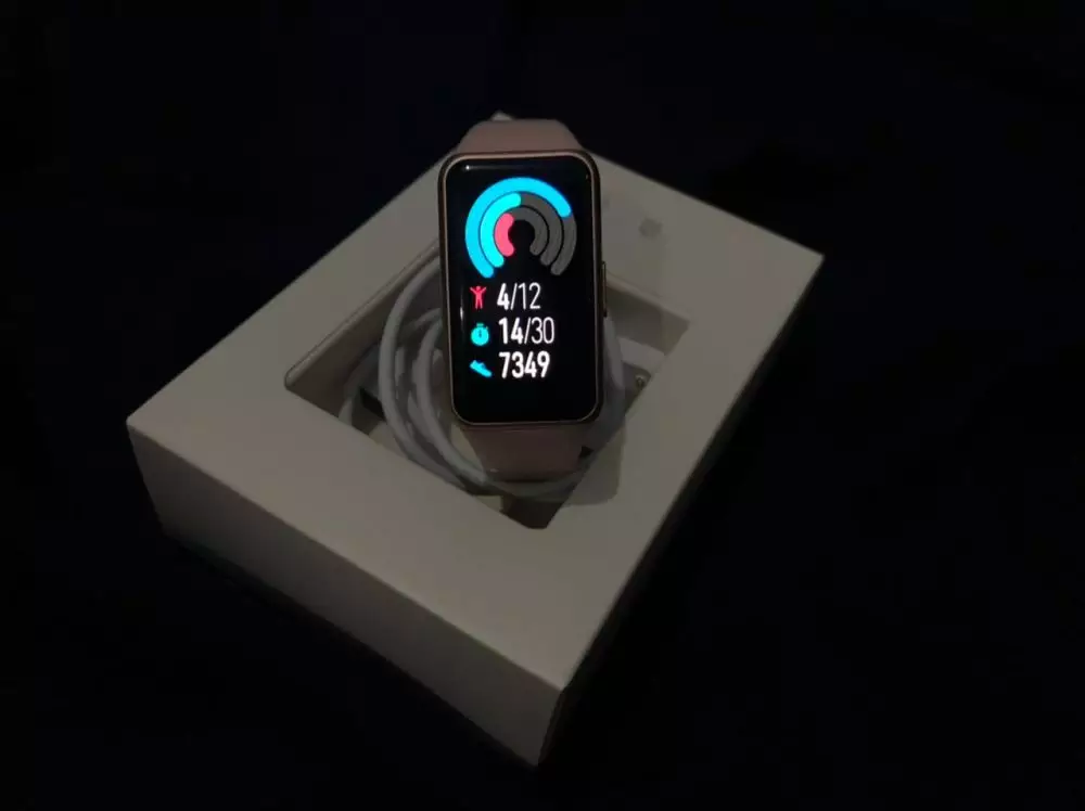 Fakta tentang Huawei Band 6 © 2021 brilio.net