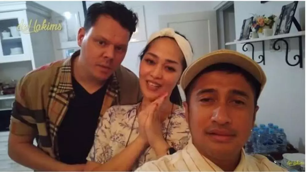 Gracia Indri dan pacar bulenya © berbagai sumber