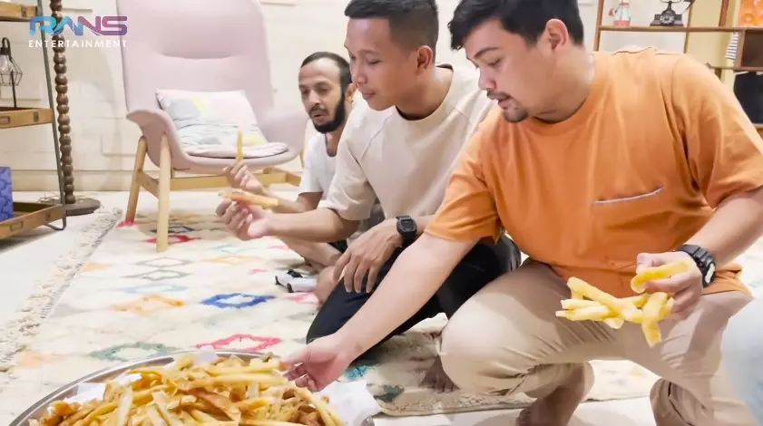 Momen Nagita Slavina bikin ratusan camilan dalam sehari Youtube/Rans Entertainment