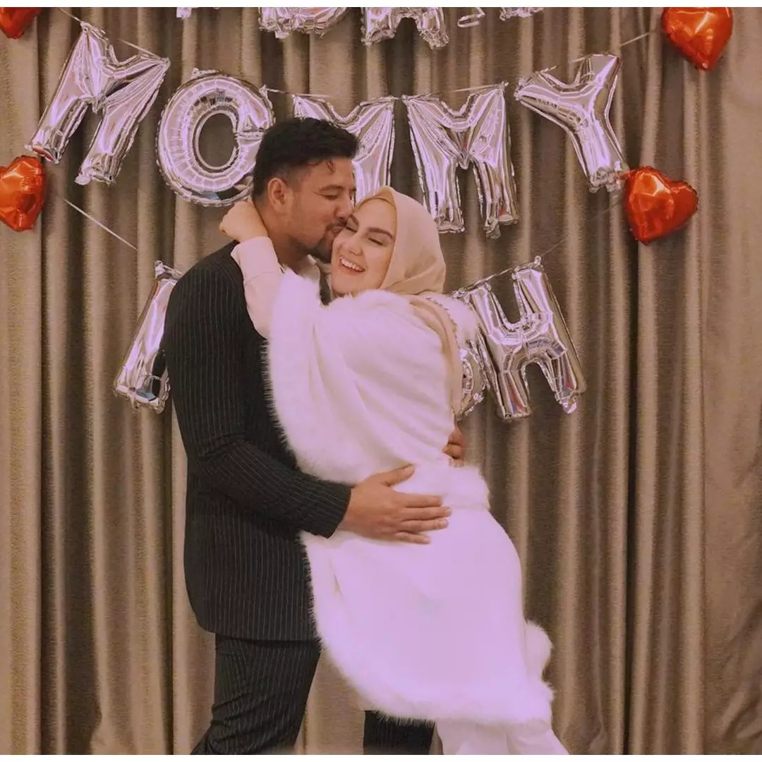 Momen perayaan ulang tahun 7 seleb saat Ramadan, penuh kebahagiaan