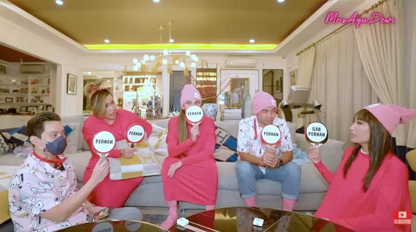 Momen reuni Geng Menteri Ceria YouTube/MrsAyuDewi Momen reuni Geng Menteri Ceria YouTube/MrsAyuDewi