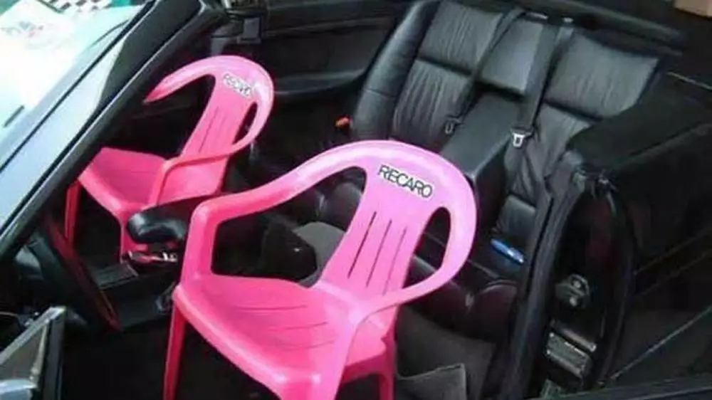 interior mobil nyeneleh © 2021 berbagai sumber