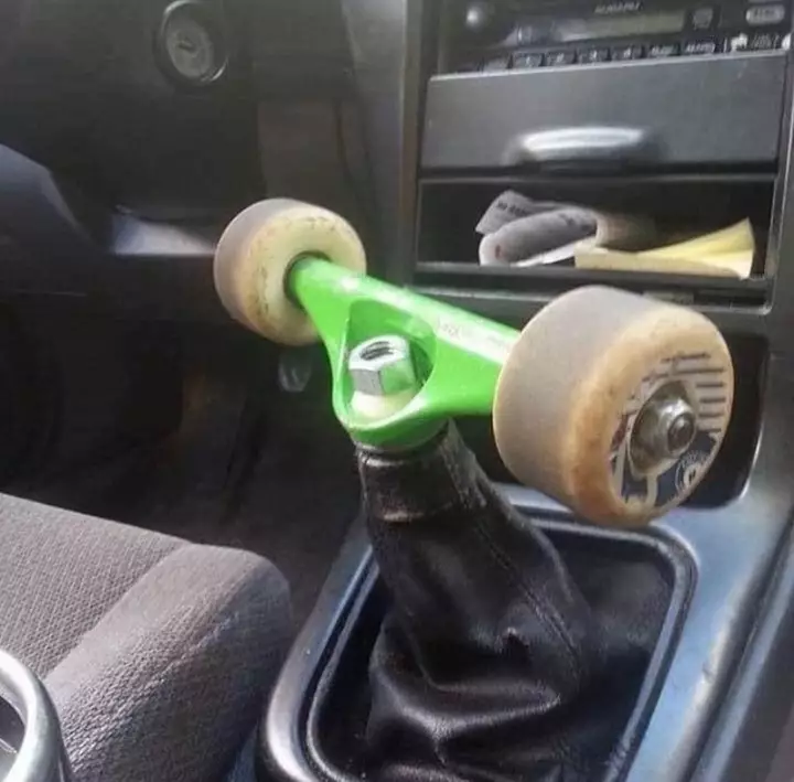 interior mobil nyeneleh © 2021 berbagai sumber